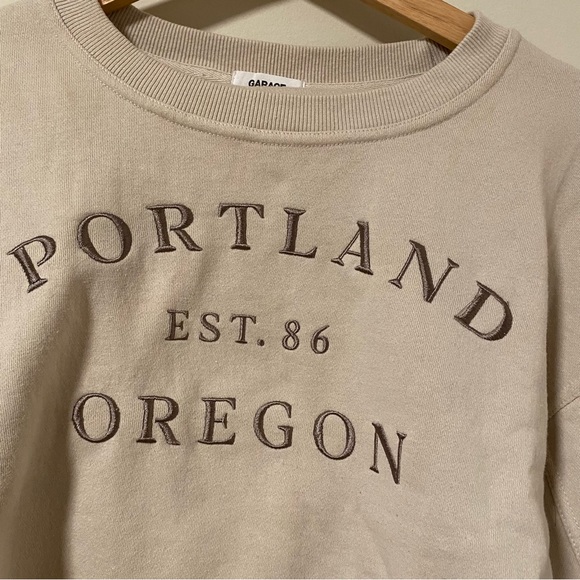 Garage Clothing - Set Raw-Edge Cropped Sweatshirt and Sweatpants - Picture 3 of 5